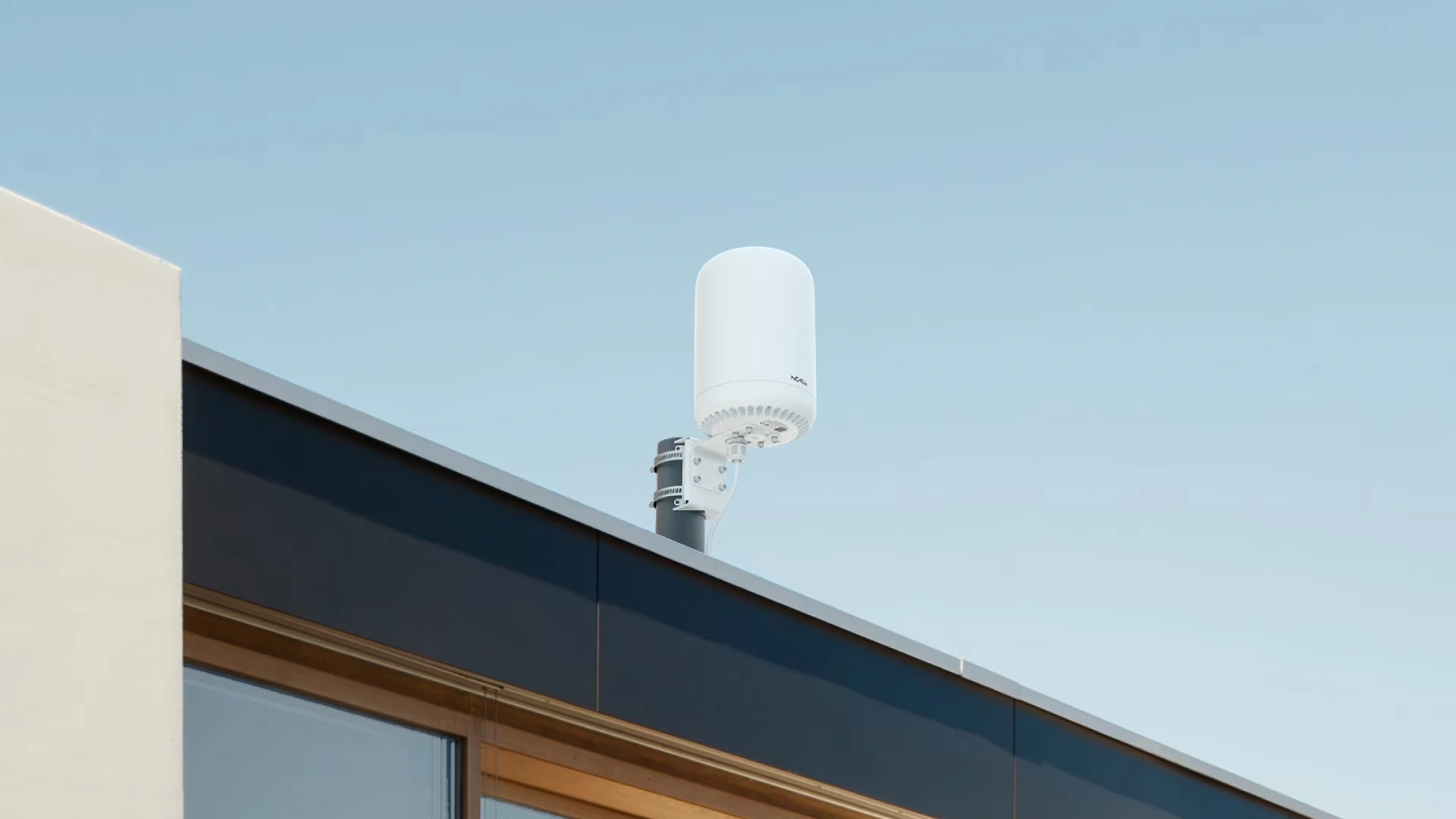 FastMile 5Gmm Receiver mounted on a rooftop